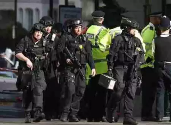 Police Arrest 18-year-old Boy in Connection with London Tube Bombing 